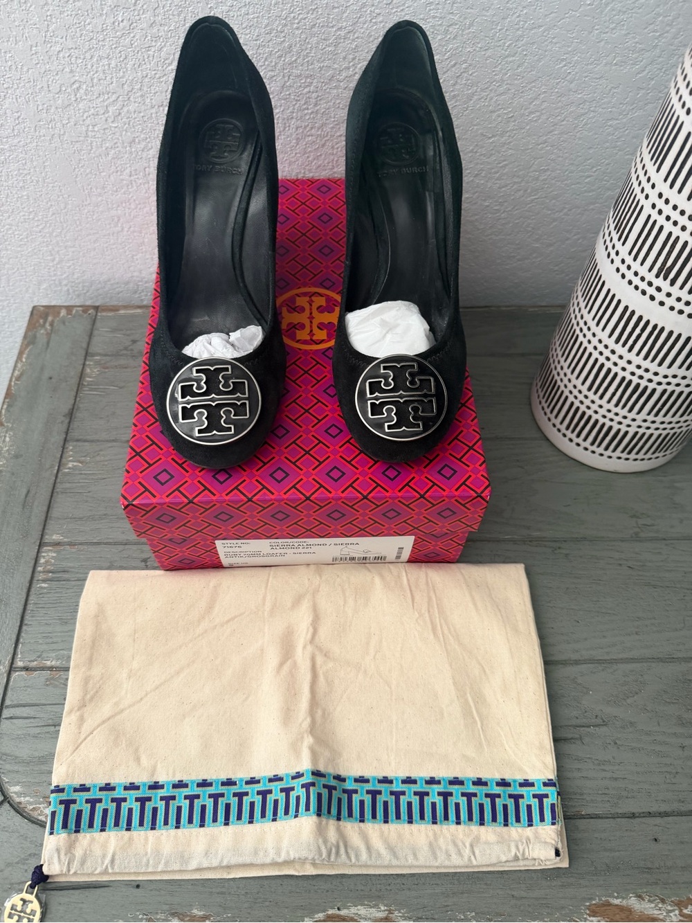 Tory Burch Black Suede Logo Round-Toe Pumps 9 very light use